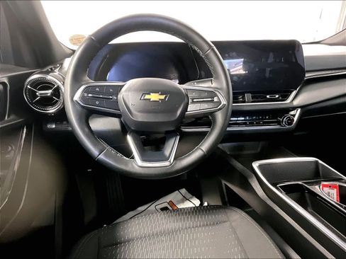 Used 2025 Chevrolet Equinox LT image 17