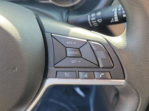 Certified 2020 Nissan Kicks SV image 25