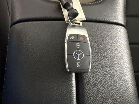 Used 2021 Mercedes-Benz GLE 350 4MATIC image 33