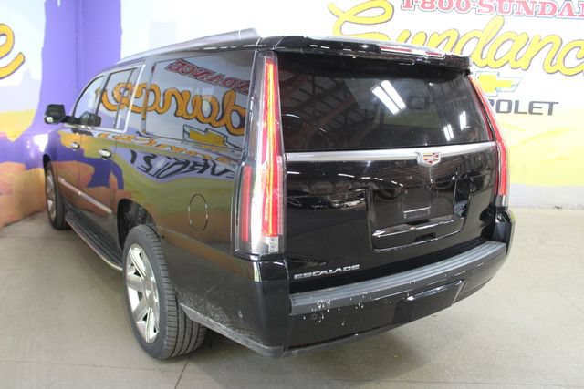 Used 2017 Cadillac Escalade ESV Premium Luxury AWD/4WD image 6