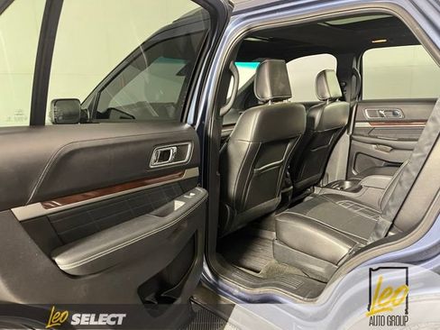 Used 2018 Ford Explorer Platinum AWD/4WD image 10