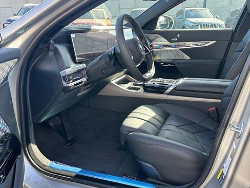 New 2026 BMW i7 xDrive60 w/ Executive Package image 4