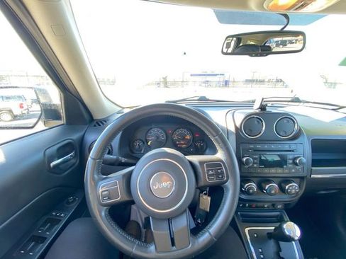 Used 2016 Jeep Patriot High Altitude image 35