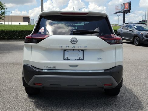 Certified 2023 Nissan Rogue SV FWD image 7