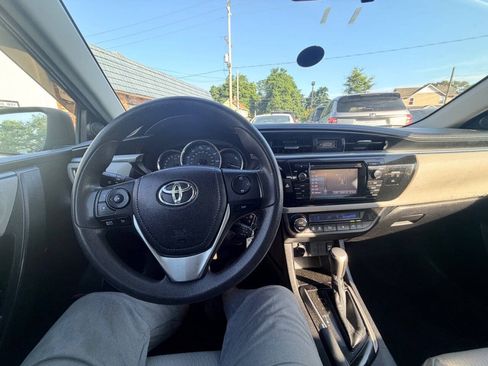 Used 2014 Toyota Corolla LE FWD image 3