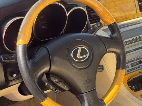 Used 2004 Lexus SC 430 Convertible RWD image 15