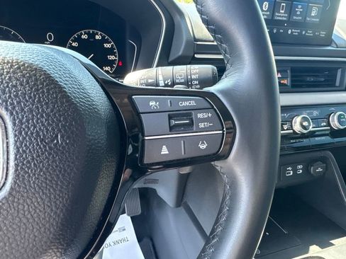 Used 2025 Honda Pilot Touring image 14