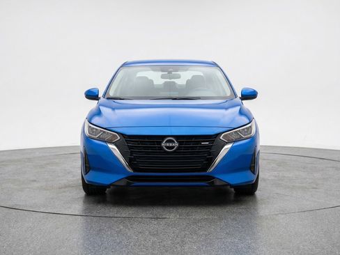 Used 2025 Nissan Sentra SV FWD image 2