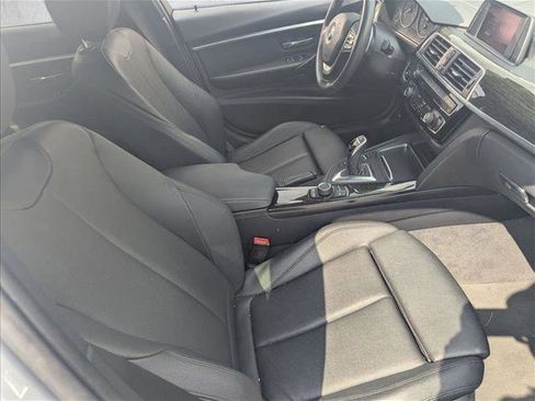 Used 2018 BMW 330i Sedan w/ Convenience Package image 19