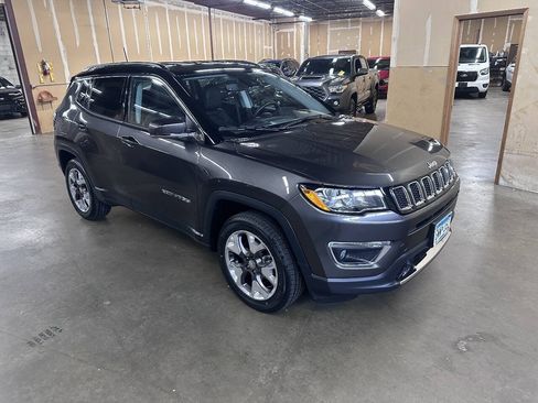 Used 2021 Jeep Compass Limited w/ Trailer Tow Group AWD/4WD image 2