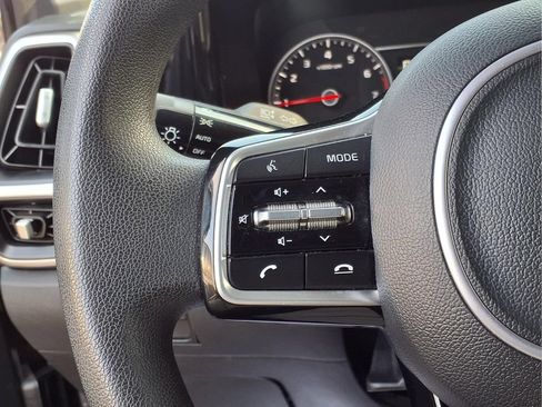 Used 2023 Kia Sorento LX FWD image 14