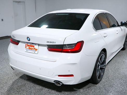 Used 2024 BMW 330i Sedan w/ Premium Package RWD image 7
