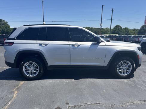 New 2026 Jeep Grand Cherokee Laredo RWD image 5