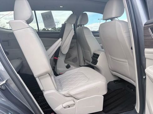 Used 2024 Volkswagen Atlas SEL Premium R-Line image 27