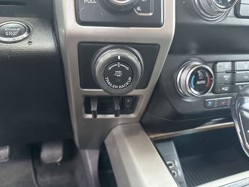 Used 2019 Ford F150 Lariat w/ Equipment Group 502A Luxury AWD/4WD image 31