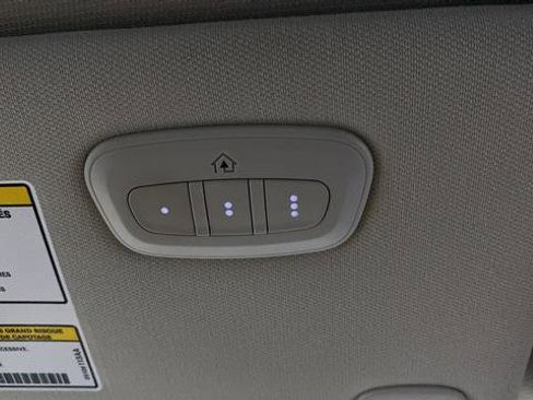 Used 2017 Jeep Cherokee Overland w/ Technology Group AWD/4WD image 34