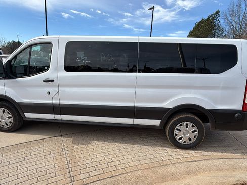 Used 2024 Ford Transit 350 XLT image 11