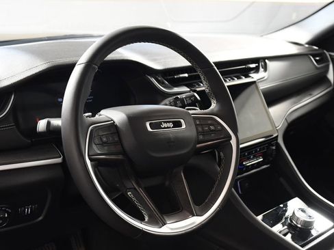 Used 2024 Jeep Grand Cherokee L Limited w/ Luxury Tech Group II AWD/4WD image 13
