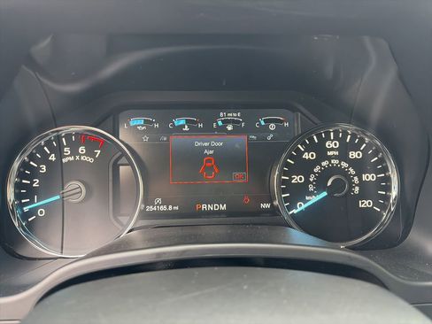 Used 2020 Ford F150 Lariat RWD image 39
