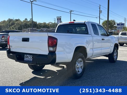 Used 2021 Toyota Tacoma SR image 5