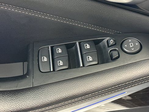Used 2020 BMW X5 sDrive40i w/ M Sport Package RWD image 14