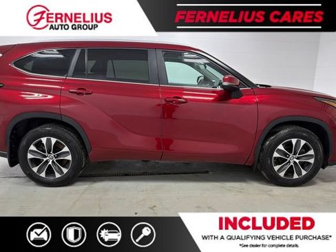 Used 2025 Toyota Highlander XLE AWD/4WD image 9