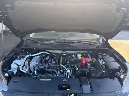Used 2025 Nissan Sentra SV FWD image 32