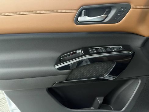 New 2026 Nissan Pathfinder Platinum image 23