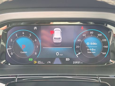 Used 2025 Volkswagen Atlas Cross Sport SE w/ Panoramic Sunroof Package image 32