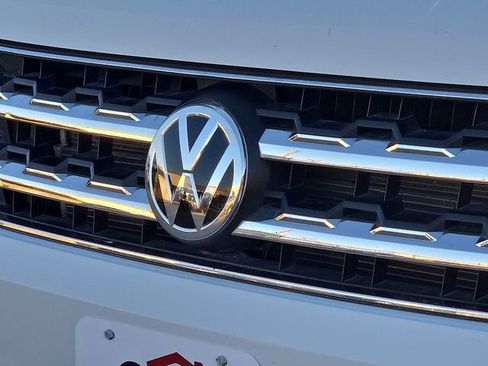 Used 2018 Volkswagen Atlas SEL Premium image 7