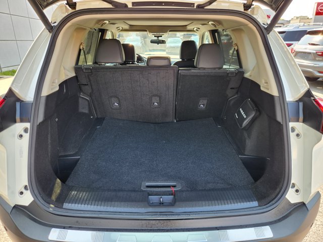 Certified 2023 Nissan Rogue SV w/ SV Premium B Package AWD/4WD image 19