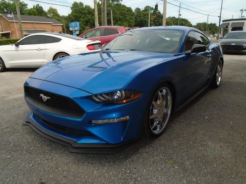 Used 2020 Ford Mustang Coupe RWD image 5