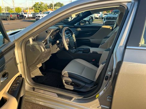 Used 2021 Lexus ES 300h w/ Premium Package FWD image 13