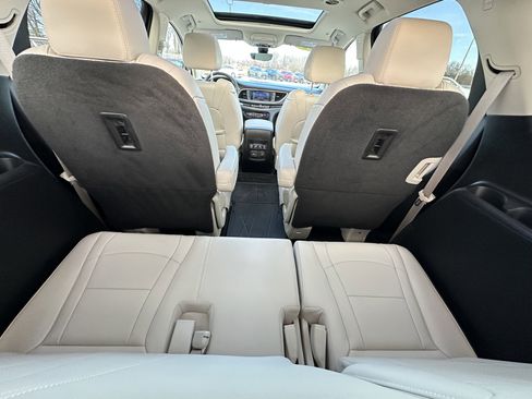 Used 2022 Buick Enclave Premium w/ Experience Buick Package image 31