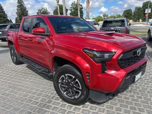 Used 2024 Toyota Tacoma TRD Sport w/ TRD Sport Upgrade Package RWD image 1