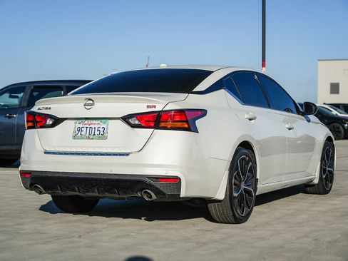 Used 2023 Nissan Altima 2.5 SR w/ SR Premium Package FWD image 6