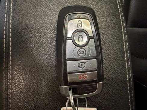 Used 2020 Ford Escape SEL FWD image 17