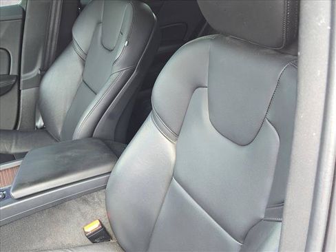 Used 2021 Volvo S60 T5 Momentum w/ Premium Package FWD image 15