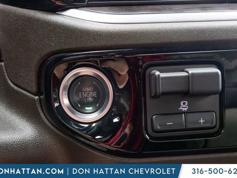 Used 2025 GMC Sierra 1500 SLT image 9