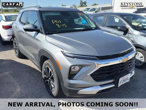 Used 2025 Chevrolet TrailBlazer LT FWD image 1