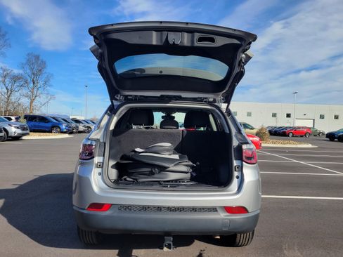 Used 2021 Jeep Compass Sport image 11