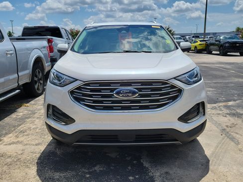 Used 2019 Ford Edge Titanium FWD image 2