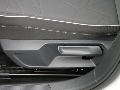 Certified 2025 Volkswagen Jetta Sport image 20