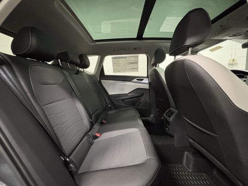 New 2025 Volkswagen Taos SE image 15