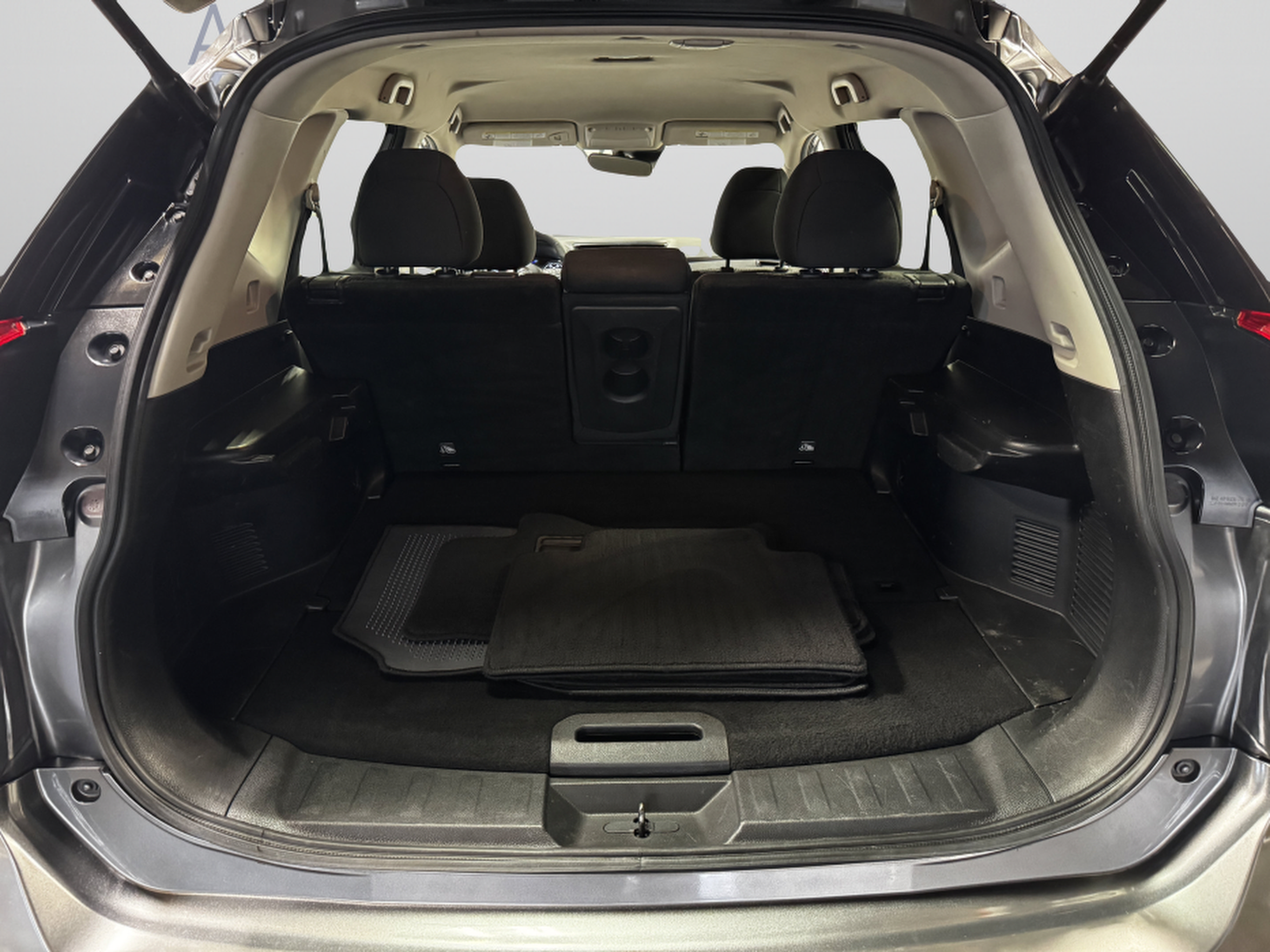 Used 2019 Nissan Rogue SV FWD image 38