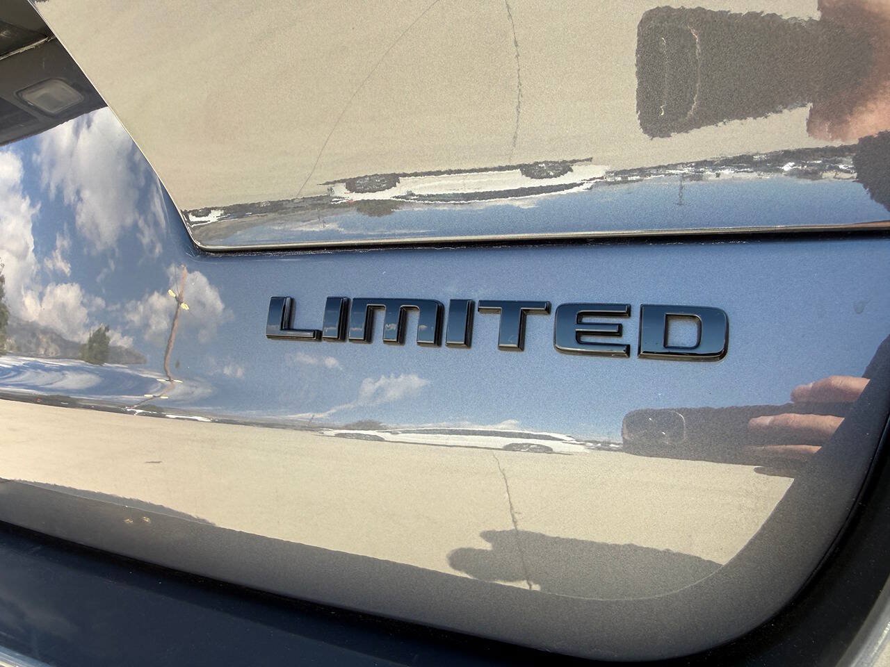 Used 2024 Jeep Grand Cherokee L Limited w/ Black Appearance Package AWD/4WD image 9