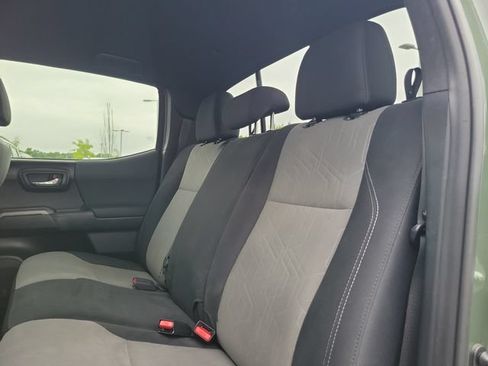 Used 2021 Toyota Tacoma TRD Off-Road w/ Technology Package AWD/4WD image 10