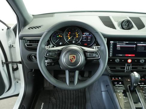 New 2025 Porsche Macan image 13