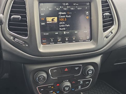 Used 2018 Jeep Compass Trailhawk w/ Navigation Group image 16