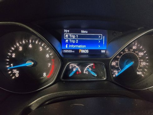 Used 2018 Ford Focus SE w/ SE Appearance Package image 23